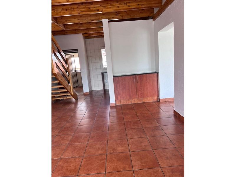 3 Bed,1 bath Loft apartment for rent in Noordwyk - Photo 7