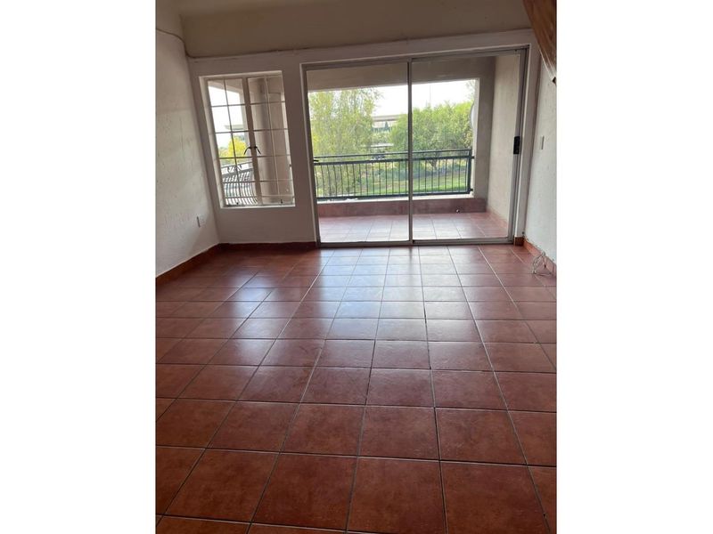 3 Bed,1 bath Loft apartment for rent in Noordwyk - Photo 5