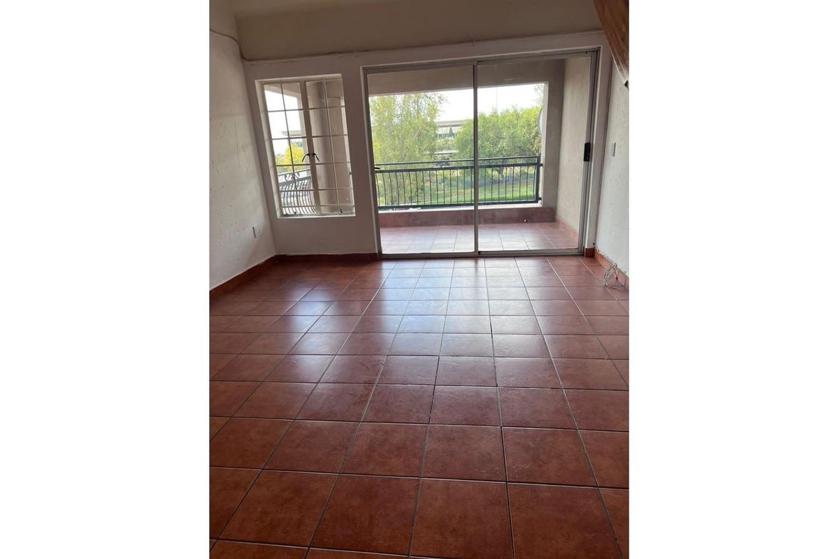 3 Bed,1 bath Loft apartment for rent in Noordwyk - Photo 5