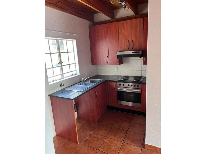 3 Bed,1 bath Loft apartment for rent in Noordwyk - Photo 3