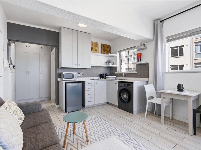 Aibnb Studio For Sale in Sea Point, Cape Town - Photo 8
