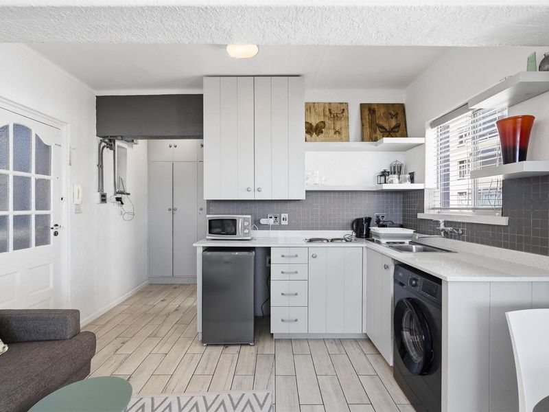 Aibnb Studio For Sale in Sea Point, Cape Town - Photo 7