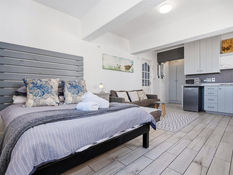 Aibnb Studio For Sale in Sea Point, Cape Town - Photo 10