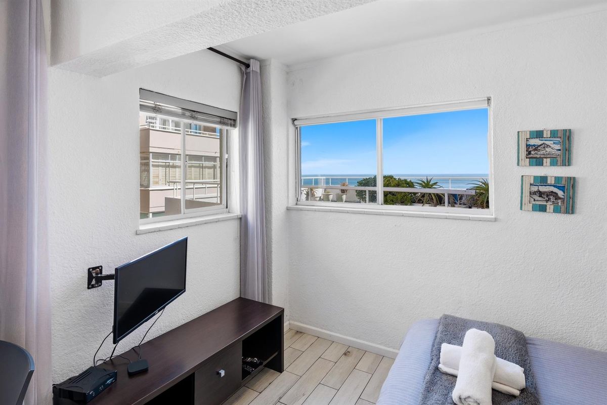 Aibnb Studio For Sale in Sea Point, Cape Town - Photo 3