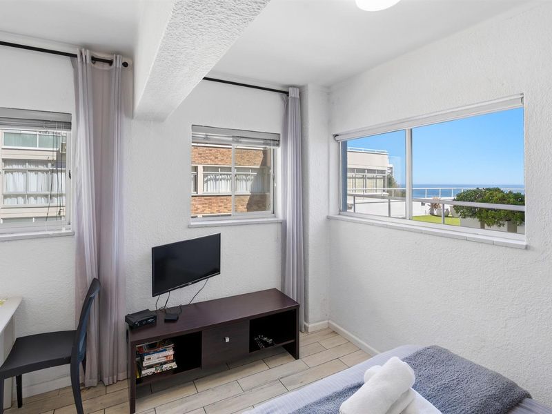 Aibnb Studio For Sale in Sea Point, Cape Town - Photo 4