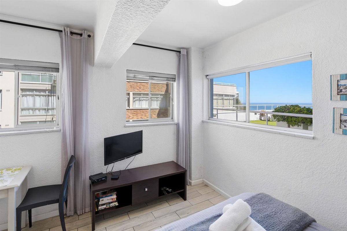 Aibnb Studio For Sale in Sea Point, Cape Town - Photo 4