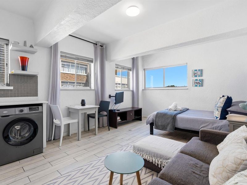 Aibnb Studio For Sale in Sea Point, Cape Town - Photo 5