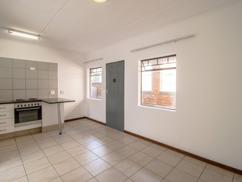Investor Opportunity - Tenanted Apartment for Sale in Surreyside, Ferndale - Photo 8