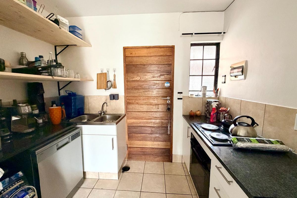 Apartment For Sale in Edenvale - Photo 2