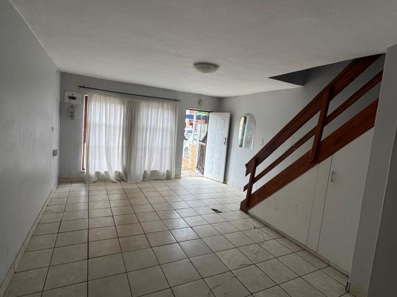 Charming Family Duplex in Summer Greens - Photo 4