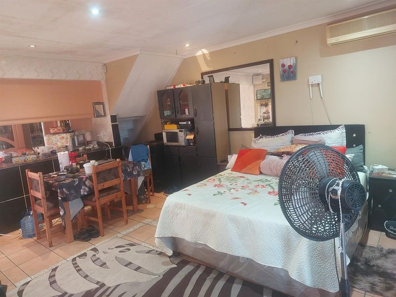 House For Sale in Montford, Chatsworth, KwaZulu Natal - Photo 3