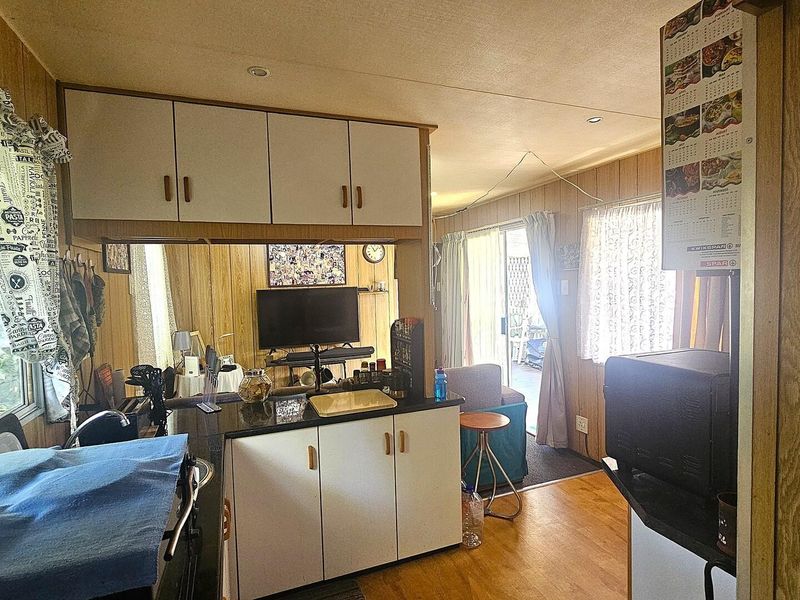 Cozy One Bedroom Park-Home in Margate - Photo 7