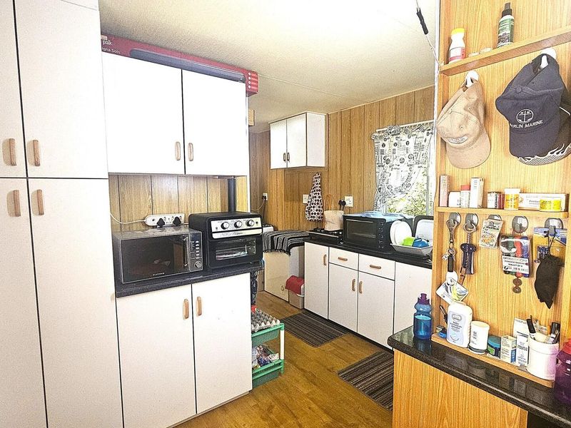 Cozy One Bedroom Park-Home in Margate - Photo 5