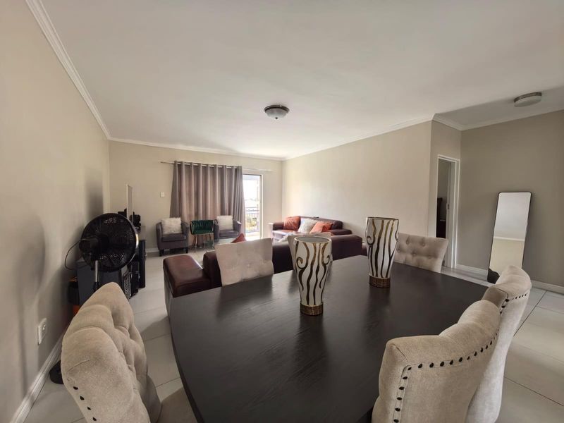 2 Bedroom Modern Elegance at The Palms: Your Secure Urban Sanctuary in Heuwelsig, Kimberley - Photo 5