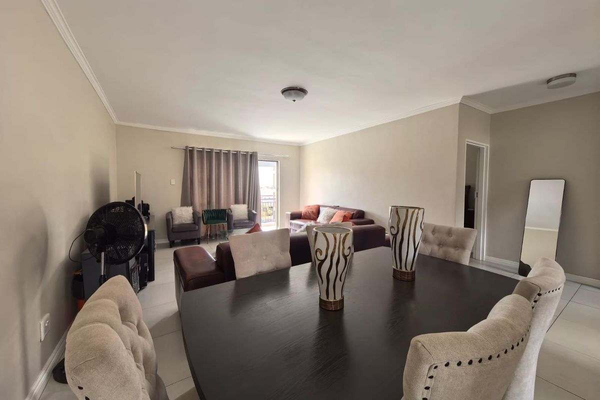 2 Bedroom Modern Elegance at The Palms: Your Secure Urban Sanctuary in Heuwelsig, Kimberley - Photo 5