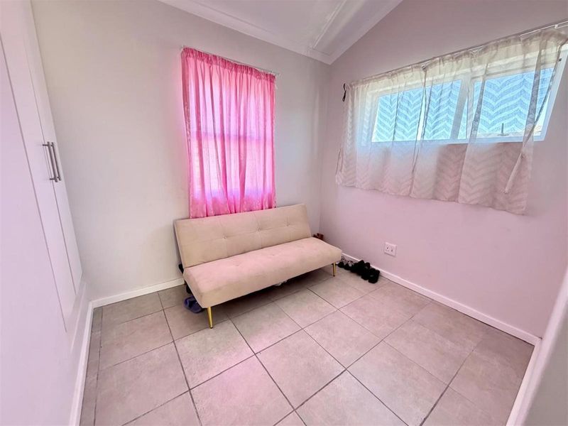 Stunning 2-Bedroom Duplex For Sale In Stratford Green - Photo 9