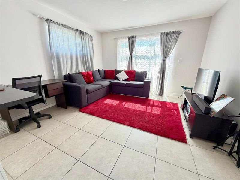 Stunning 2-Bedroom Duplex For Sale In Stratford Green - Photo 3