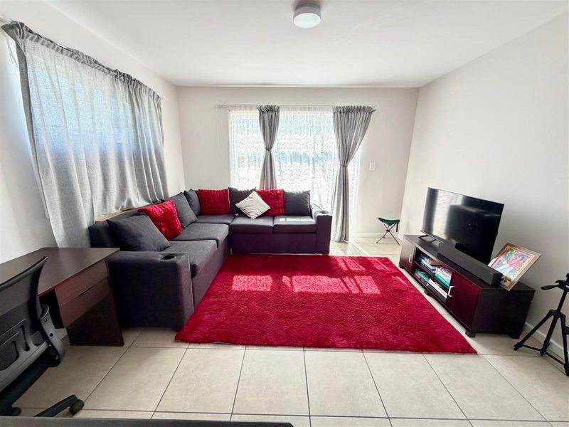 Stunning 2-Bedroom Duplex For Sale In Stratford Green - Photo 5