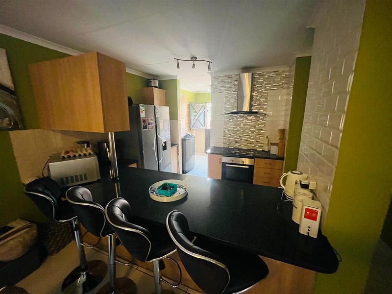 3 Bedroom House For Sale in Amandasig, Akasia - Photo 10