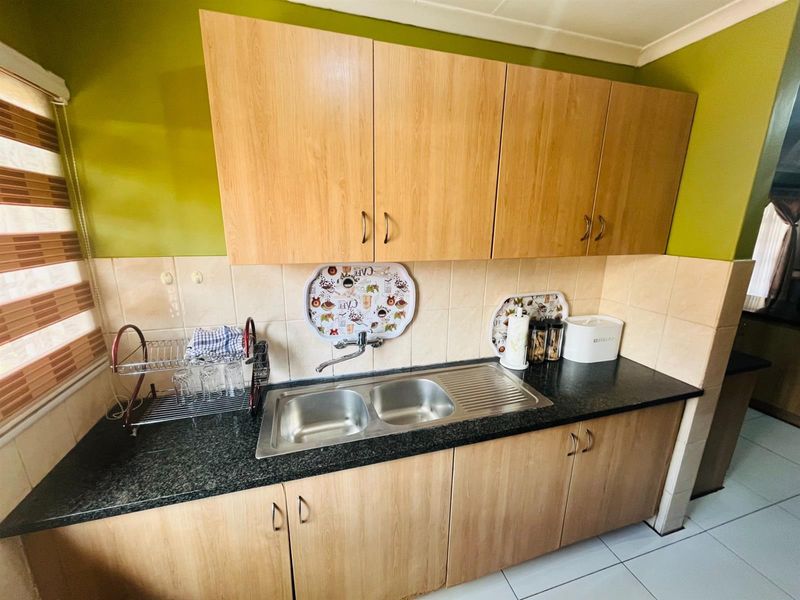 3 Bedroom House For Sale in Amandasig, Akasia - Photo 8