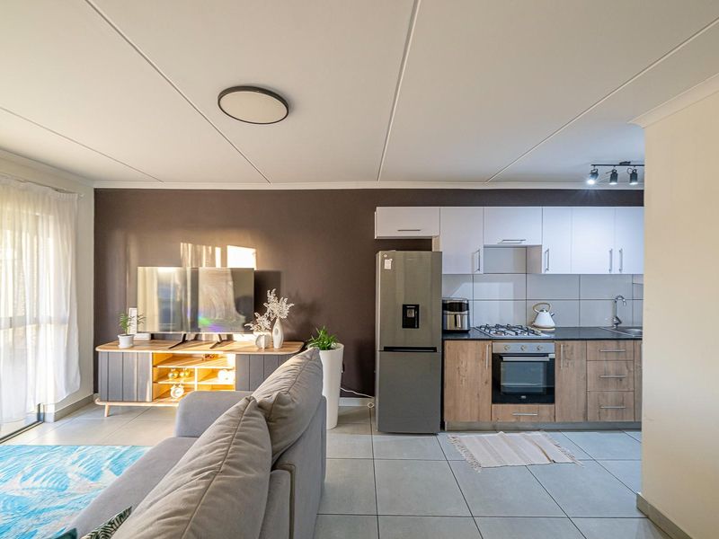 Modern 2-Bedroom Apartment for Sale in Kleijne Wingerd - Kuils River - Photo 10