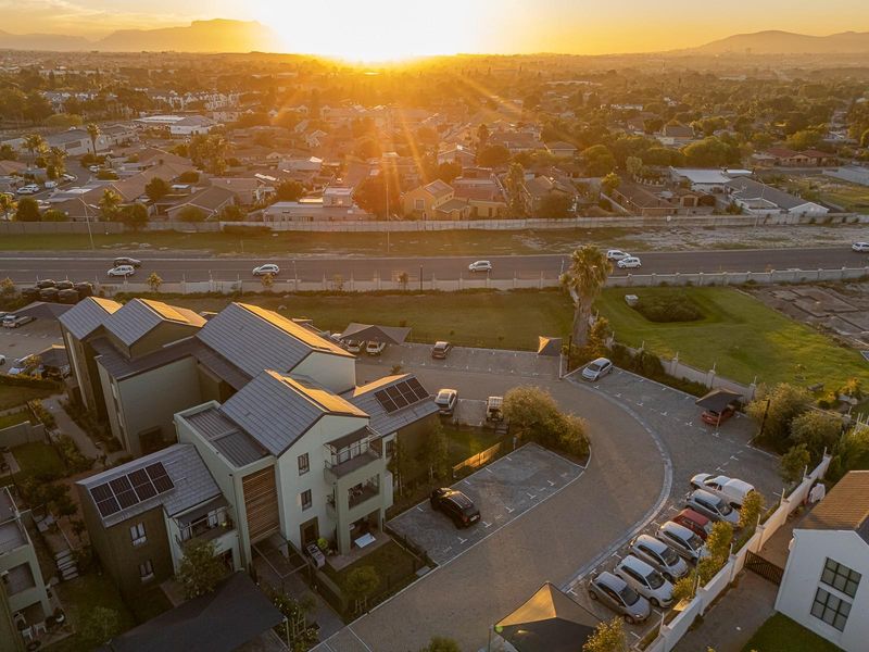 Modern 2-Bedroom Apartment for Sale in Kleijne Wingerd - Kuils River - Photo 2