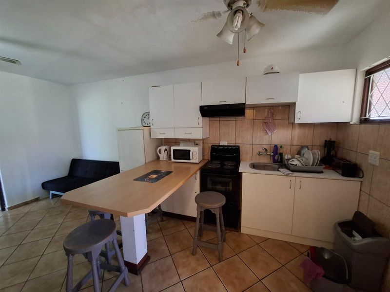 Open plan One bedroom unit for rent - Photo 3