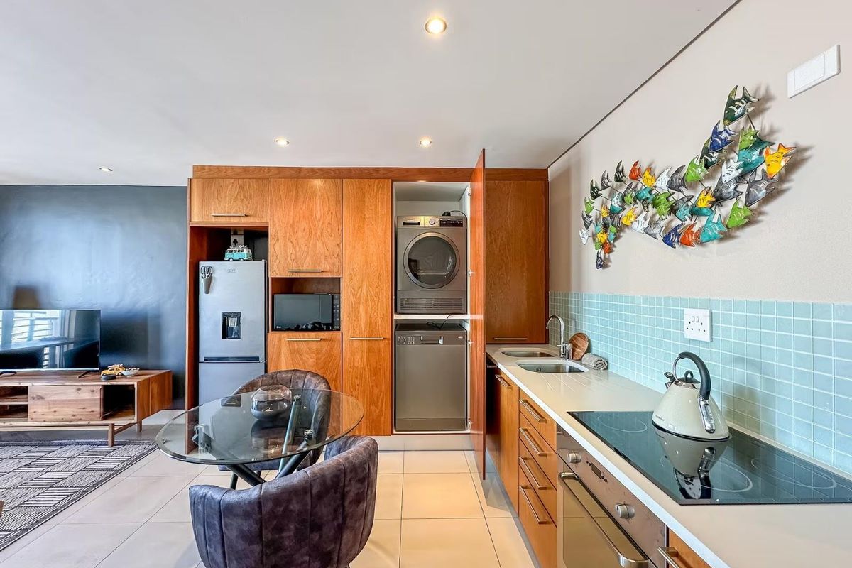 Stylish 1-Bedroom Apartment in Eden on the Bay - Prime Big Bay Location - Photo 3