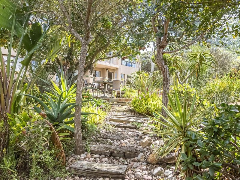 Family Home with Breathtaking Ocean Views! - Photo 2