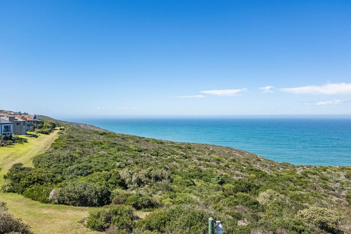 Family Home with Breathtaking Ocean Views! - Photo 3