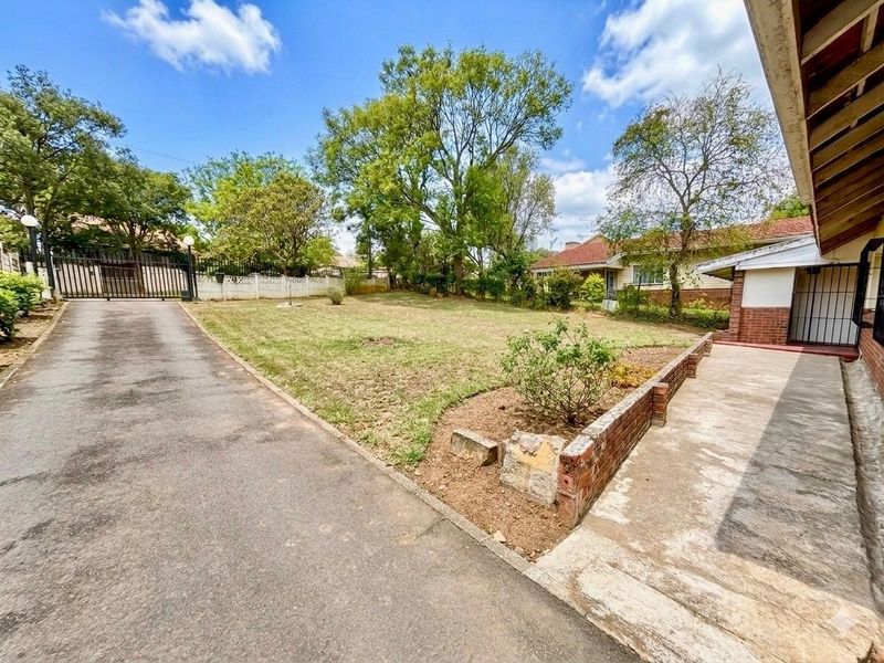 Prime Scottsville Investment | Walk to UKZN | High Rental Yield | 20 plus-Student Capacity Potential - Photo 3