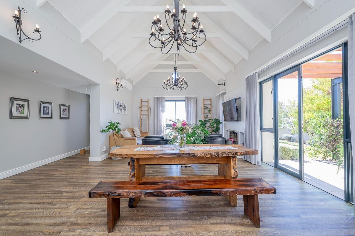 Elegant 3-bedroom home For Sale In Graanendal - Photo 5