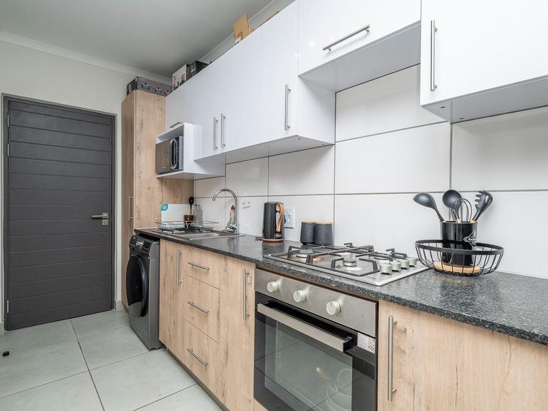 Modern 2-Bedroom Apartment for Sale in Kleijne Wingerd - Kuils River - Photo 10