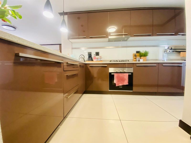 3Bedroom 2Bathrooms 2 Car parks  Apartment For Sale in Carlswald, Midrand - Photo 3