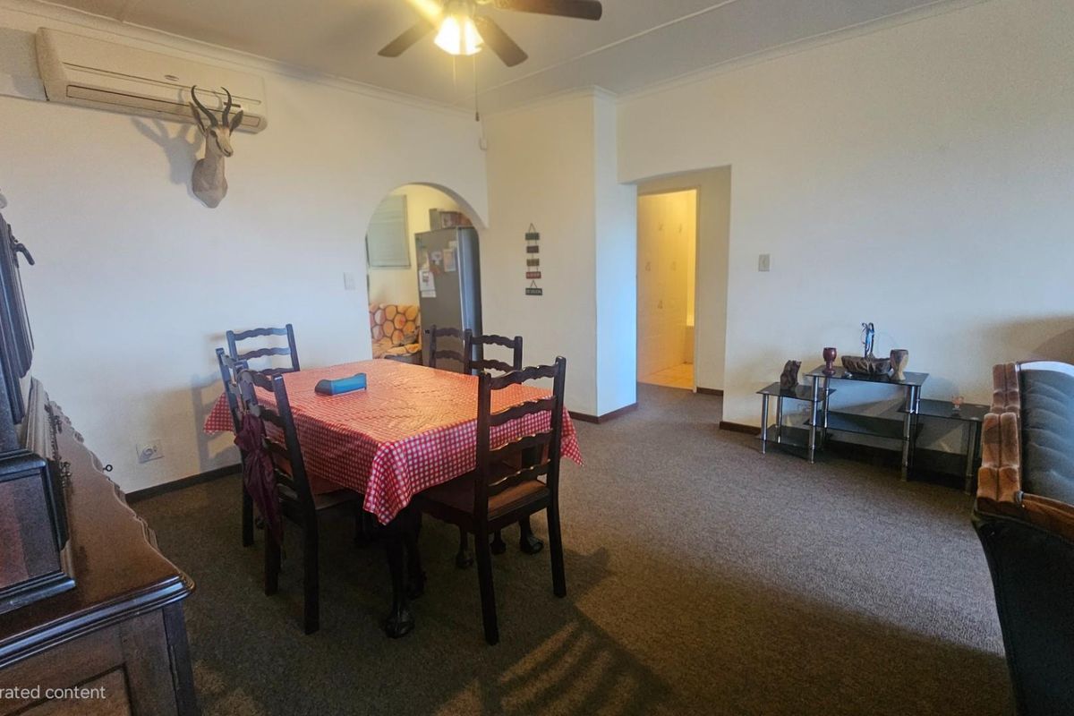 Coastal Comfort and Easy Living in Peaceful Umtentweni Complex - Photo 4