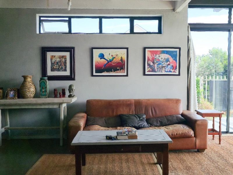 Home - where we live and thrive - Photo 2