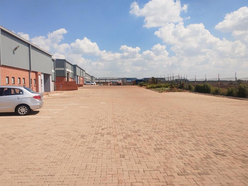 Industrial Warehouse To Rent in Sterkfontein AH, Kempton Park - Photo 2
