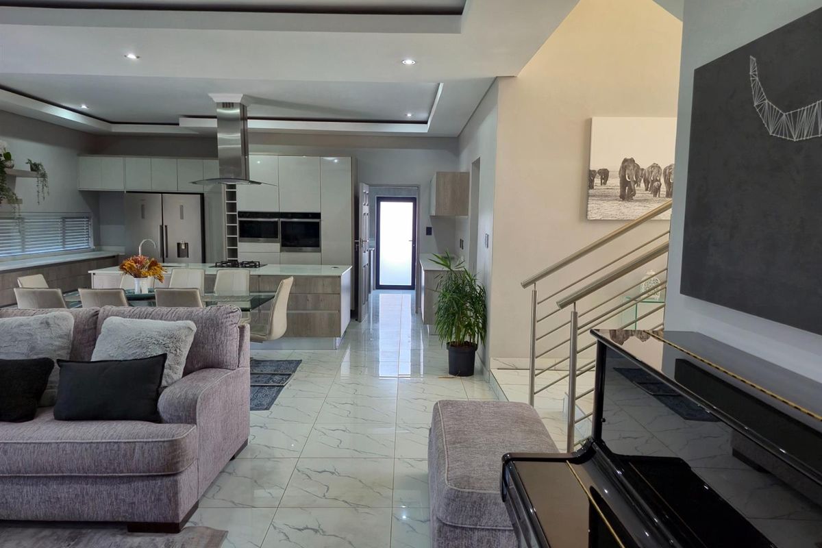 Luxury Living at Its Finest | Elegant Home to Rent in Six Fountains - Photo 3