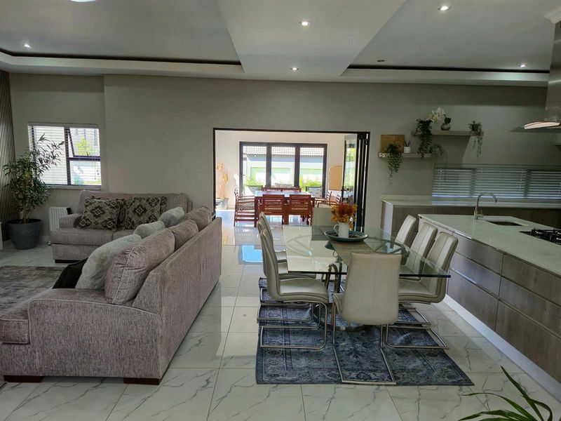 Luxury Living at Its Finest | Elegant Home to Rent in Six Fountains - Photo 6