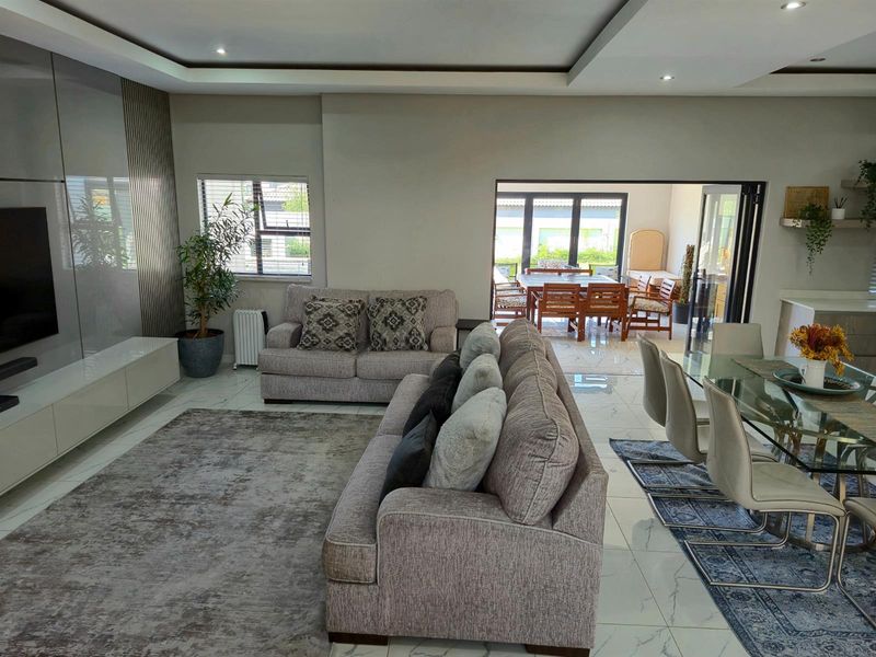 Luxury Living at Its Finest | Elegant Home to Rent in Six Fountains - Photo 5