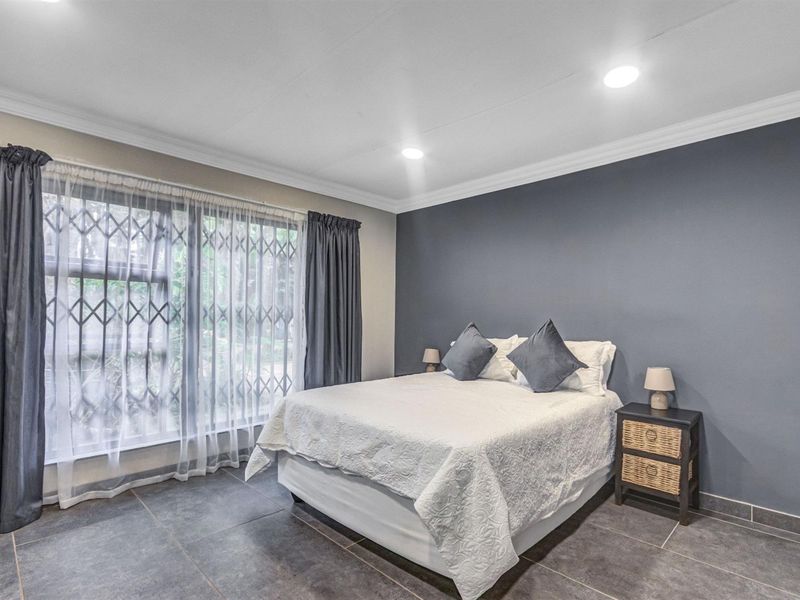 Small Holding For Sale in Ruimsig, Roodepoort - Photo 8