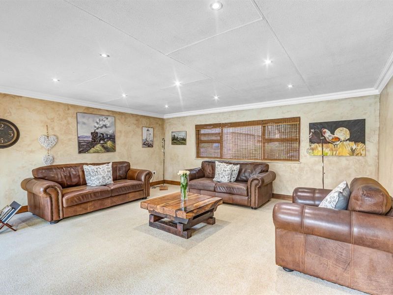 Small Holding For Sale in Ruimsig, Roodepoort - Photo 6