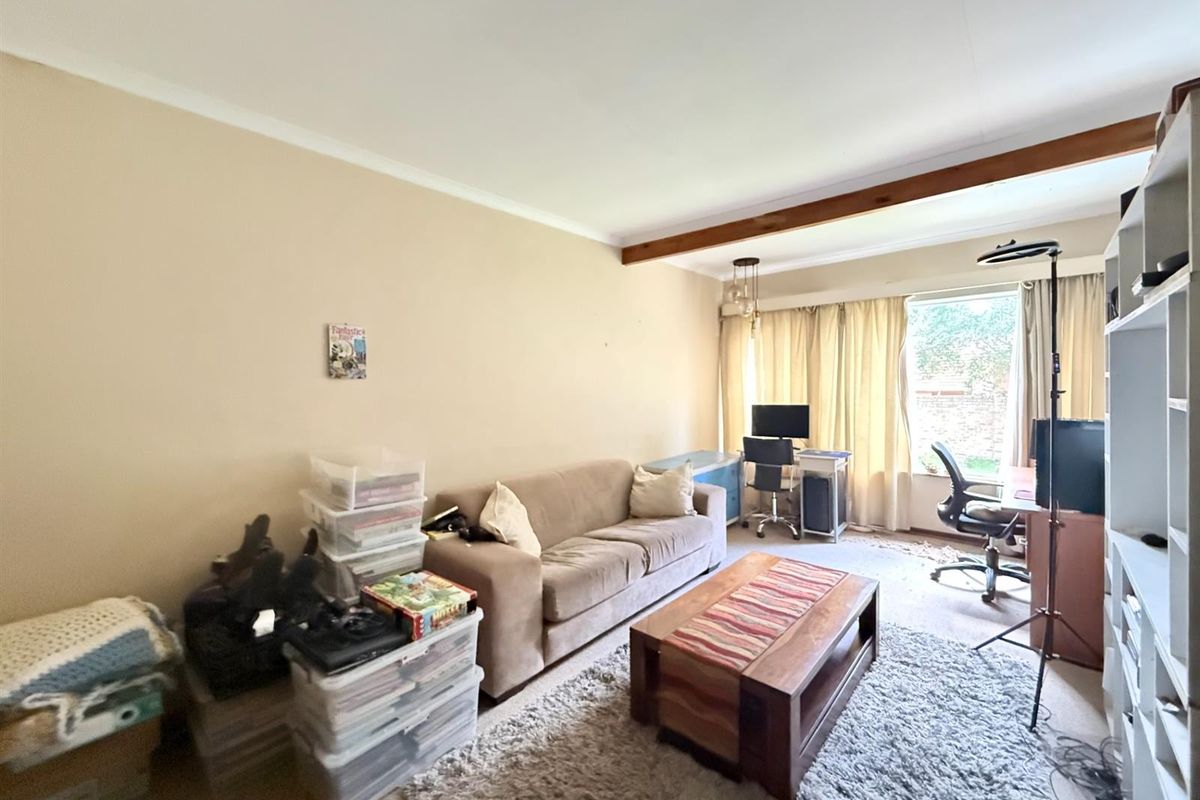 4 BEDROOM AND 3 BATHROOM HOUSE ON A BIG STAND IN WINGATE PARK, PRETORIA EAST - Photo 4