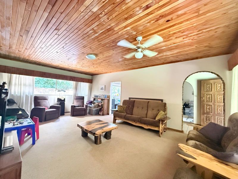 4 BEDROOM AND 3 BATHROOM HOUSE ON A BIG STAND IN WINGATE PARK, PRETORIA EAST - Photo 10