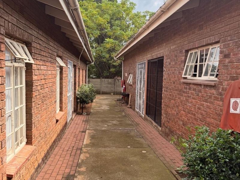 Townhouse For Sale in Vryheid, KwaZulu Natal - Photo 2