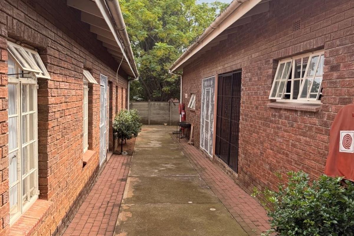 Townhouse For Sale in Vryheid, KwaZulu Natal - Photo 2