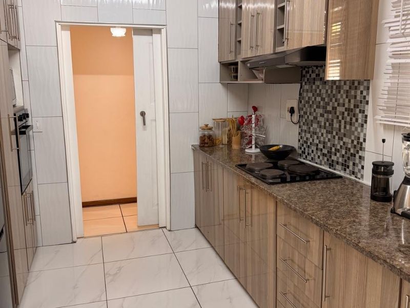 Townhouse For Sale in Vryheid, KwaZulu Natal - Photo 5