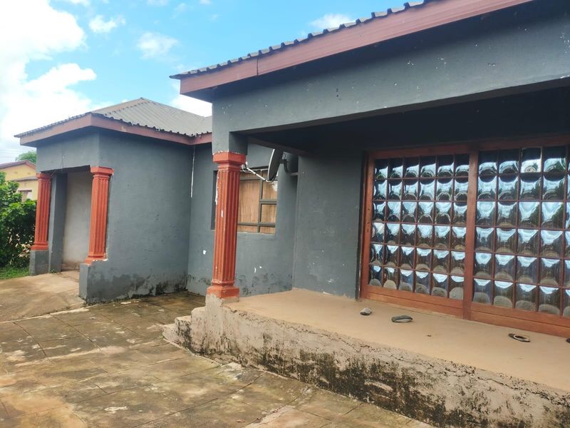 House For Sale in Shayandima - Photo 1