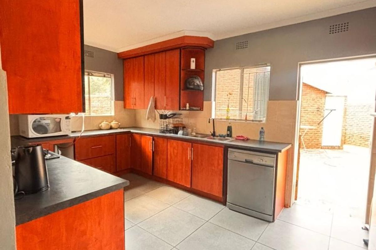 House For Sale in Reyno Ridge, Witbank - Photo 5