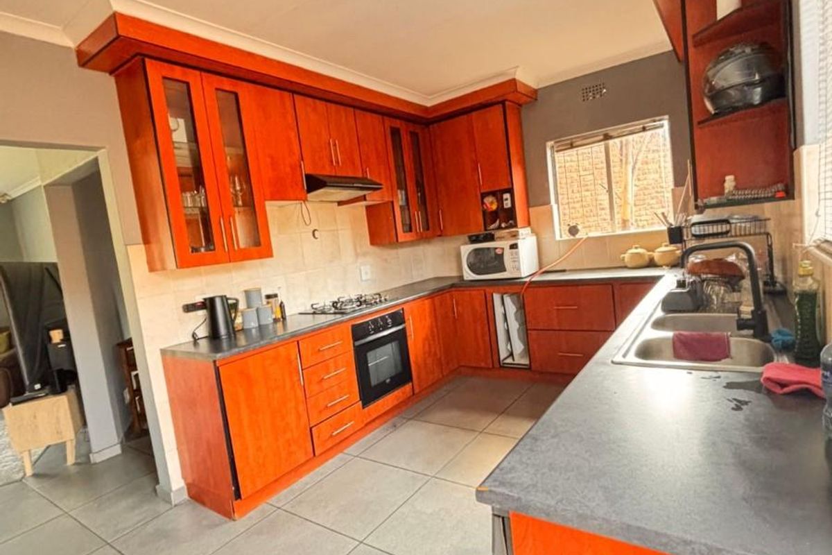 House For Sale in Reyno Ridge, Witbank - Photo 4